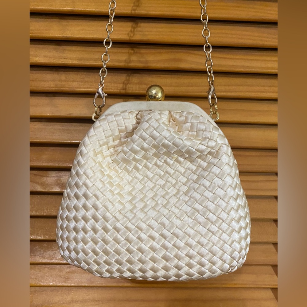 Vintage Talbots: Quilted crossbody purse— 100% silk